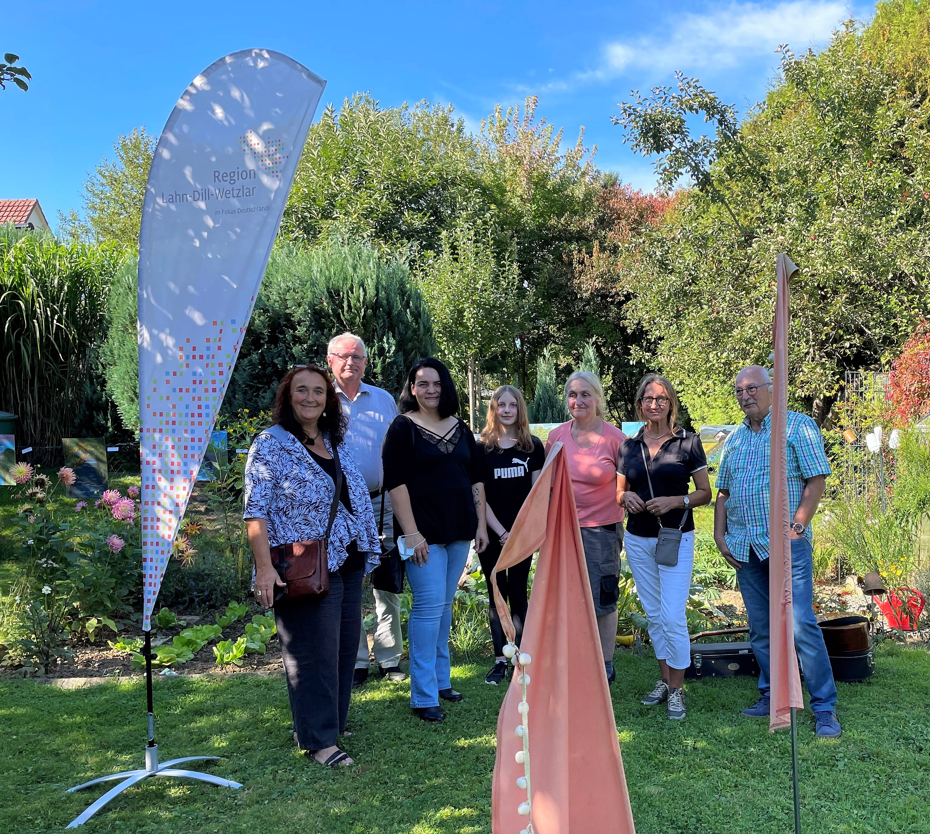 Lahn-Dill-Wasser bei Sonnenschein: Outdoorvernissage in Kraftsolms